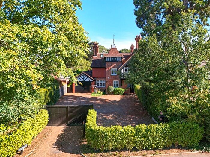 5 Bedroom Semi-Detached House For Sale In Ashley Road, Walton-On-Thames, KT12