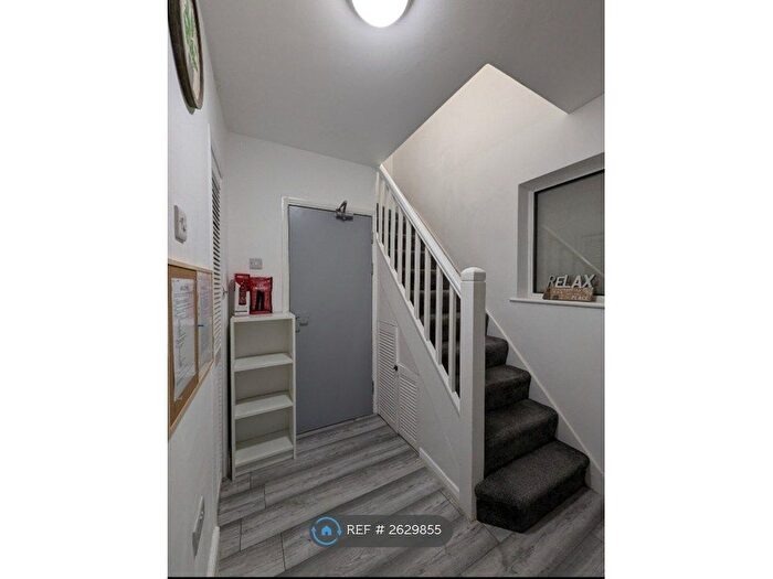 5 Bedroom End Terrace House To Rent In Avenue Road, Romford, RM3