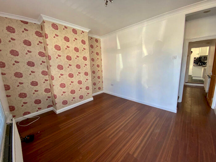 3 Bedroom Terraced House To Rent In Pretoria Road, Gillingham, ME7