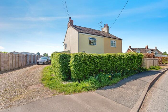 1 Bedroom Semi-Detached House For Sale In Church Road, Emneth, Wisbech, PE14
