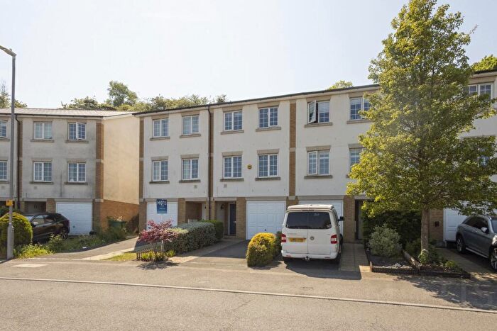 3 Bedroom Town House For Sale In Enbrook Valley, Folkestone, CT20