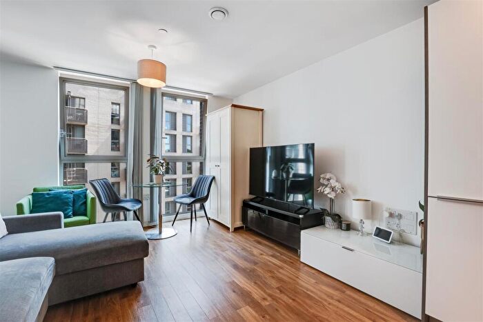 1 Bedroom Flat For Sale In Roma Corte, Lewisham, SE13