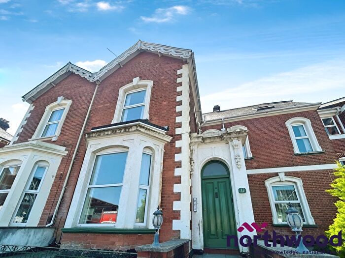 2 Bedroom Flat To Rent In St James Road, Central, Exeter, EX4