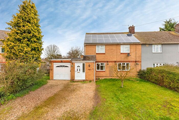 3 Bedroom Semi Detached House For Sale In Bourne Road Estate, Colsterworth, Grantham, NG33