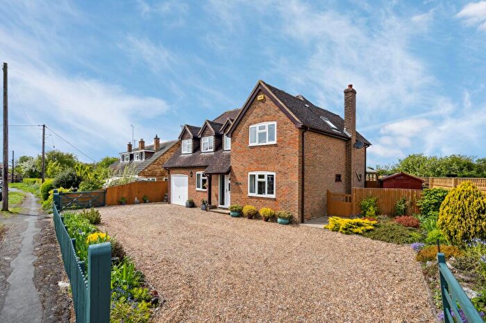 4 Bedroom Detached House For Sale In Crowbrook Road, Monks Risborough, HP27