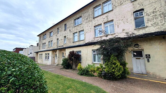 2 Bedroom Flat To Rent In Vancouver Mansions, Vancouver Road, Burnt Oak, Edgware, HA8