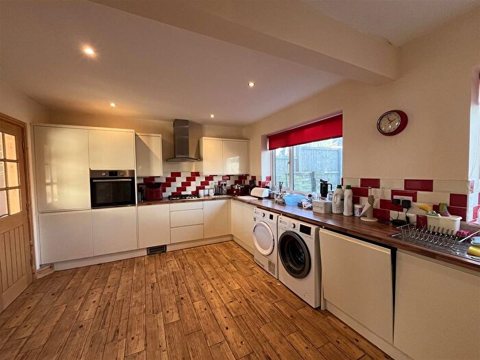 3 Bedroom Semi Detached House For Sale In Greengates Avenue, Wyke, Bradford, BD12