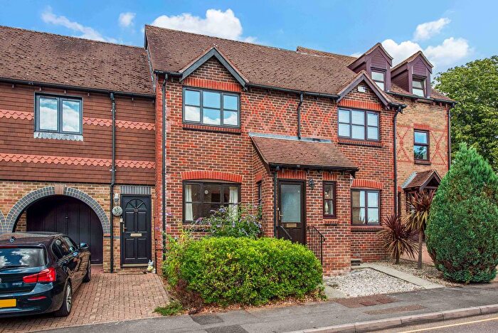 2 Bedroom Terraced House For Sale In Woodlands Lane, Chichester, PO19