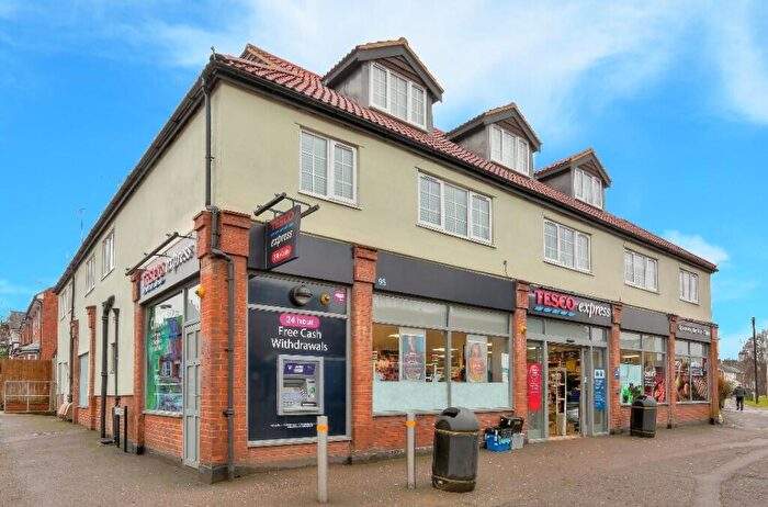 1 Bedroom Apartment For Sale In Park Mount, Harpenden, Hertfordshire, AL5