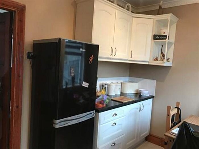 2 Bedroom Semi-Detached House To Rent In Bawtry Road, Sheffield, S9