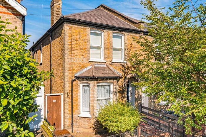 4 Bedroom Semi-Detached House For Sale In Chatham Road, Kingston Upon Thames, KT1