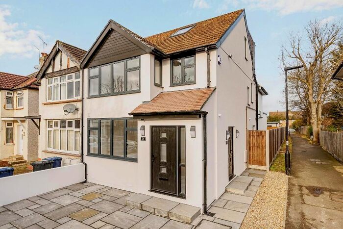 2 Bedroom Maisonette To Rent In Beechmount Avenue, Hanwell, London, W7