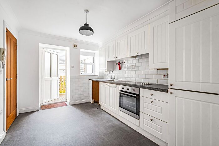2 Bedroom Flat For Sale In Queen Street, Newton Abbot, Devon, TQ12