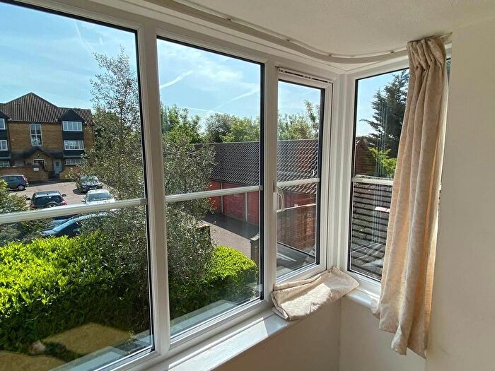 1 Bedroom Studio To Rent In Knights Manor Way, Dartford, DA1