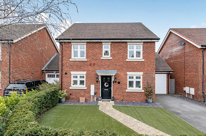 4 Bedroom Detached House For Sale In Nicholson Drive, Wokingham, Berkshire, RG41