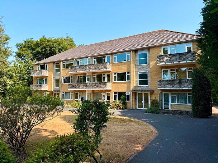 2 Bedroom Flat For Sale In Sunbury Court, Marlborough Road, Westbourne, BH4