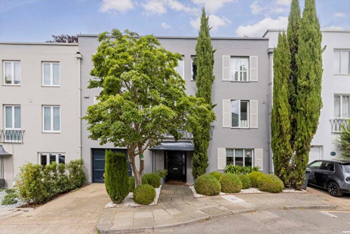 5 Bedroom House To Rent In Highgate Close, Highgate, N6