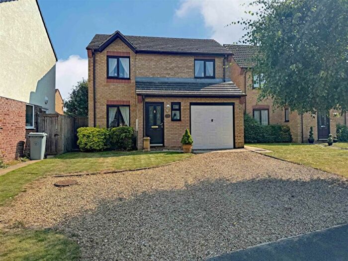 3 Bedroom Detached House For Sale In Primrose Way, Stamford, PE9