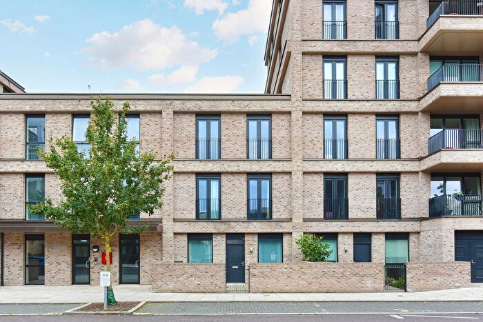 3 Bedroom Flat To Rent In Madison Way, Olympic Village, Stratford, E20