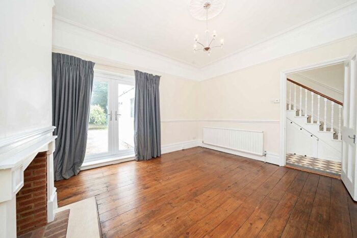 5 Bedroom Property To Rent In West Grove, Walton, KT12