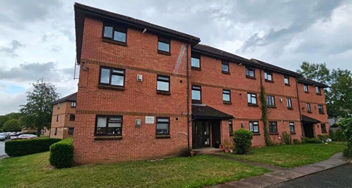 1 Bedroom Flat To Rent In Vicarage Way, Colnbrook, Slough, SL3