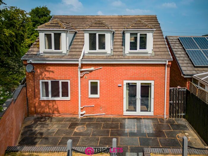 4 Bedroom Bungalow To Rent In Cobcar Lane, Elsecar, Barnsley, South Yorkshire, S74