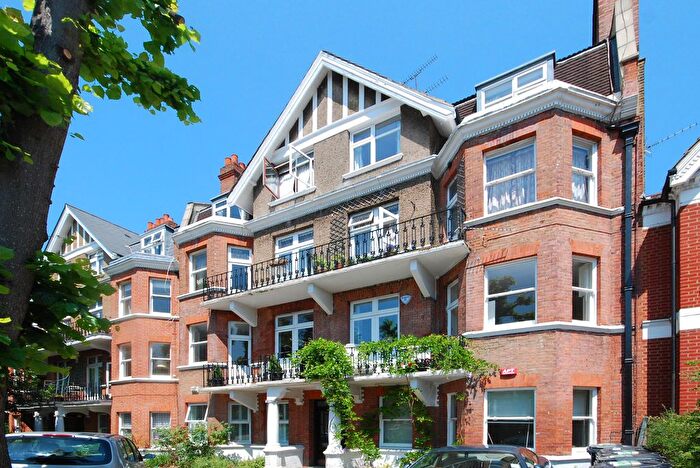 3 Bedroom Flat To Rent In Cavendish Gardens, Trouville Road, London, SW4