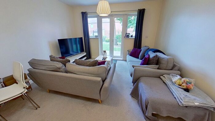 2 Bedroom Flat To Rent In Old Oak Drive, West Park, Leeds, West Yorkshire, LS16