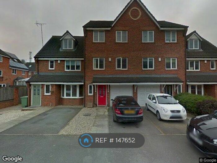 4 Bedroom Terraced House To Rent In Cromwell Mount, Pontefract, WF8