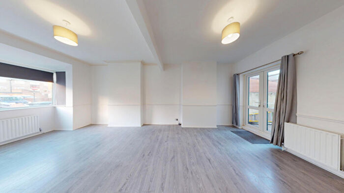 3 Bedroom Terraced House To Rent In Lincoln Road, Enfield, Greater London, EN3