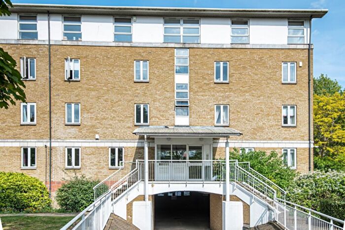 2 Bedroom Apartment To Rent In Worgan Street London, SE16
