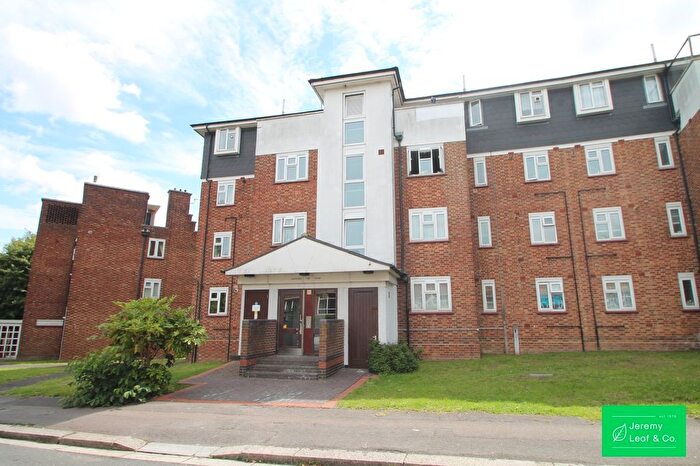 2 Bedroom Flat To Rent In Oak Lane, East Finchley, N2