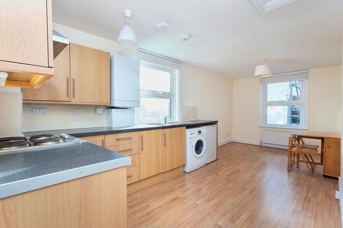 1 Bedroom Flat To Rent In Lavender Hill, London SW11
