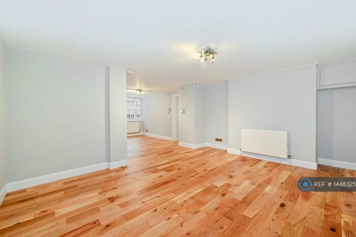 1 Bedroom Flat To Rent In Parkway, London, NW1