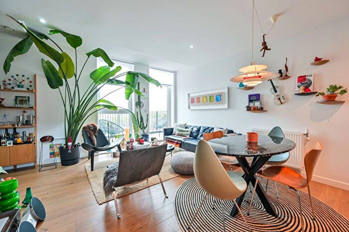 2 Bedroom Flat For Sale In Amelia Street, Elephant And Castle, London, SE17