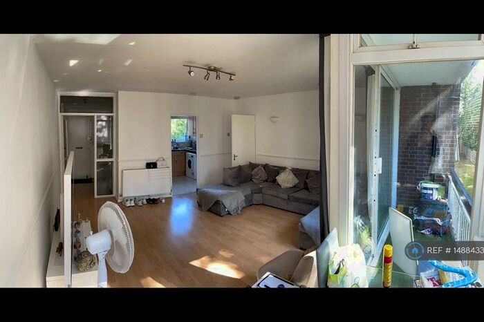 2 Bedroom Flat To Rent In River Court, London, E11