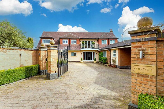 4 Bedroom Detached House For Sale In Off Kemp Road, Swanland, HU14