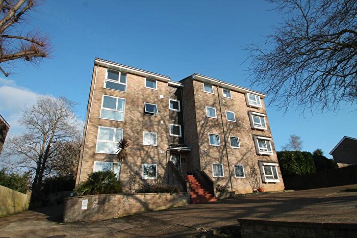 1 Bedroom Flat To Rent In Foxgrove Road, Beckenham, BR3
