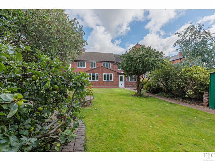 5 Bedroom Detached House For Sale In Bitteswell Road, Lutterworth, LE17