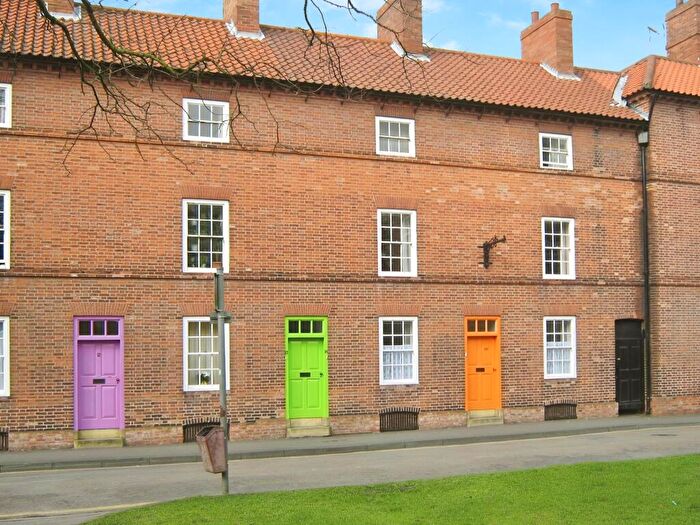 2 Bedroom Flat To Rent In Wilson Street, Newark, NG24