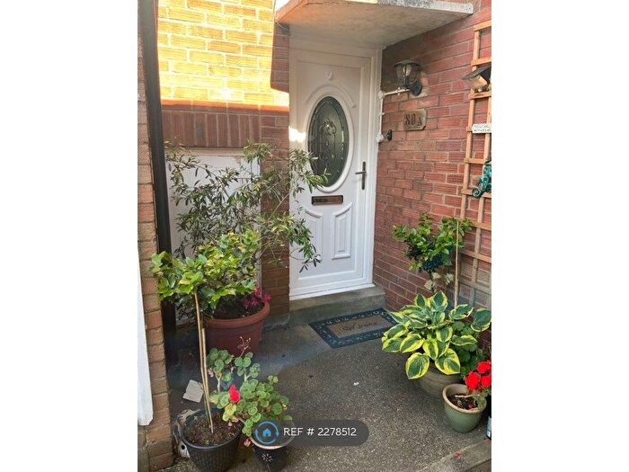 2 Bedroom Maisonette To Rent In Llanedeyrn Road, Cardiff, CF23