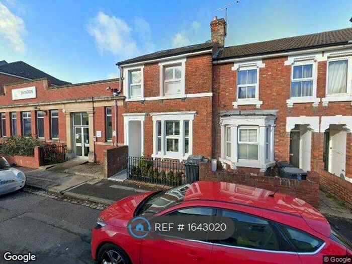 4 Bedroom Terraced House To Rent In Radnor Street, Swindon, SN1