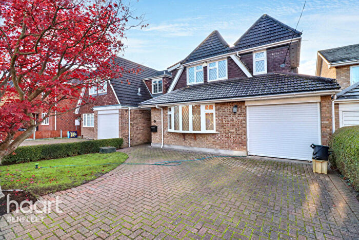 4 Bedroom Detached House For Sale In St Marys Drive, Benfleet, SS7