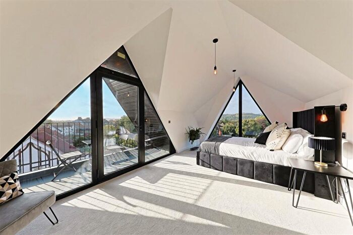 2 Bedroom Penthouse To Rent In Shorncliffe Road, Folkestone, CT20