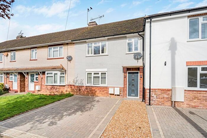3 Bedroom Terraced House For Sale In Oakwood Drive, Bletchley, Milton Keynes, MK2