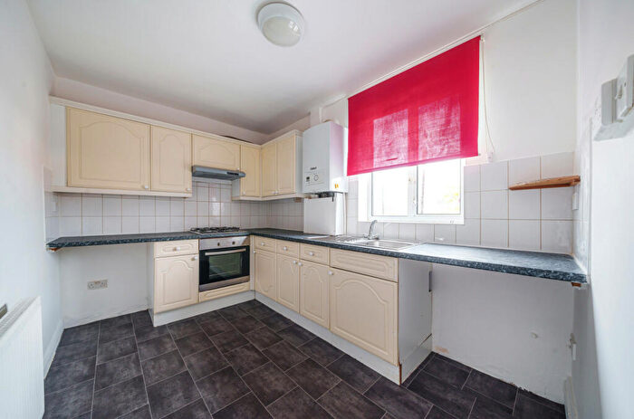 2 Bedroom Apartment To Rent In Chatsworth Parade, Petts Wood, Orpington, BR5