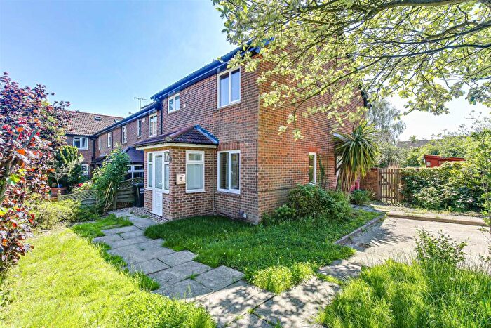 1 Bedroom End Of Terrace House To Rent In Barnfield Way, Hurst Green, RH8