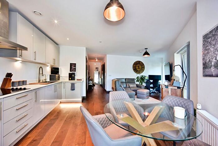 1 Bedroom Flat For Sale In Waterhouse Avenue, Maidstone, Kent, ME14