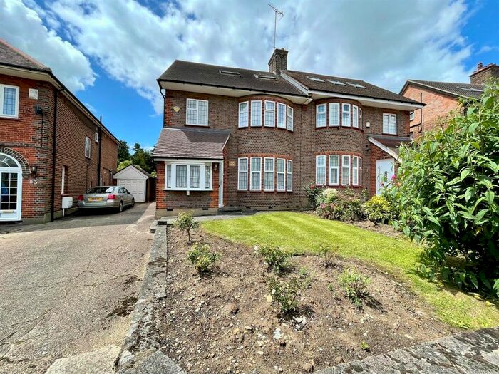4 Bedroom Semi-Detached House To Rent In Cissbury Ring South, Woodside Park, N12