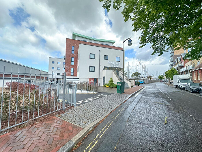 2 Bedroom Flat To Rent In Marina View, Mumby Road, Gosport, PO12